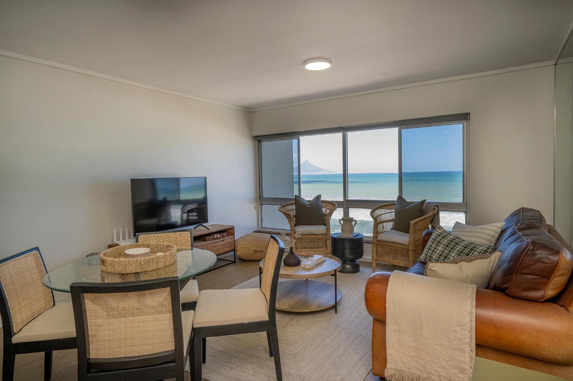 2 Bedroom - Blouberg Beachfront Apartment Cape Town